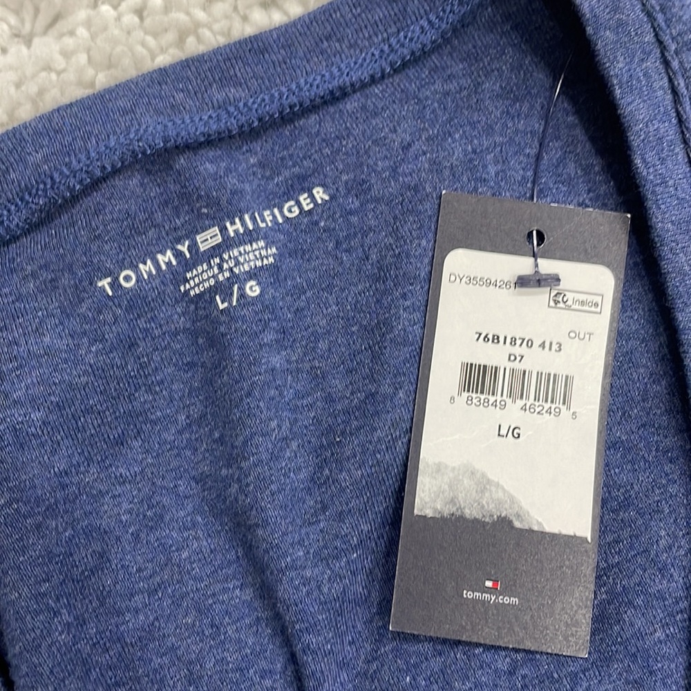 NWT Tommy Hilfiger V-Neck Blue T-Shirt- Size L - Picture 8 of 8